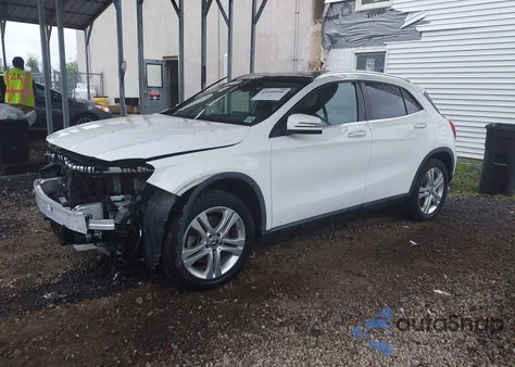 2020 Mercedes-Benz Gla 250 4Matic z USA, uszkodzony, nr VIN WDCTG4GB8LU026361